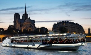 Hodinová plavba po Seine